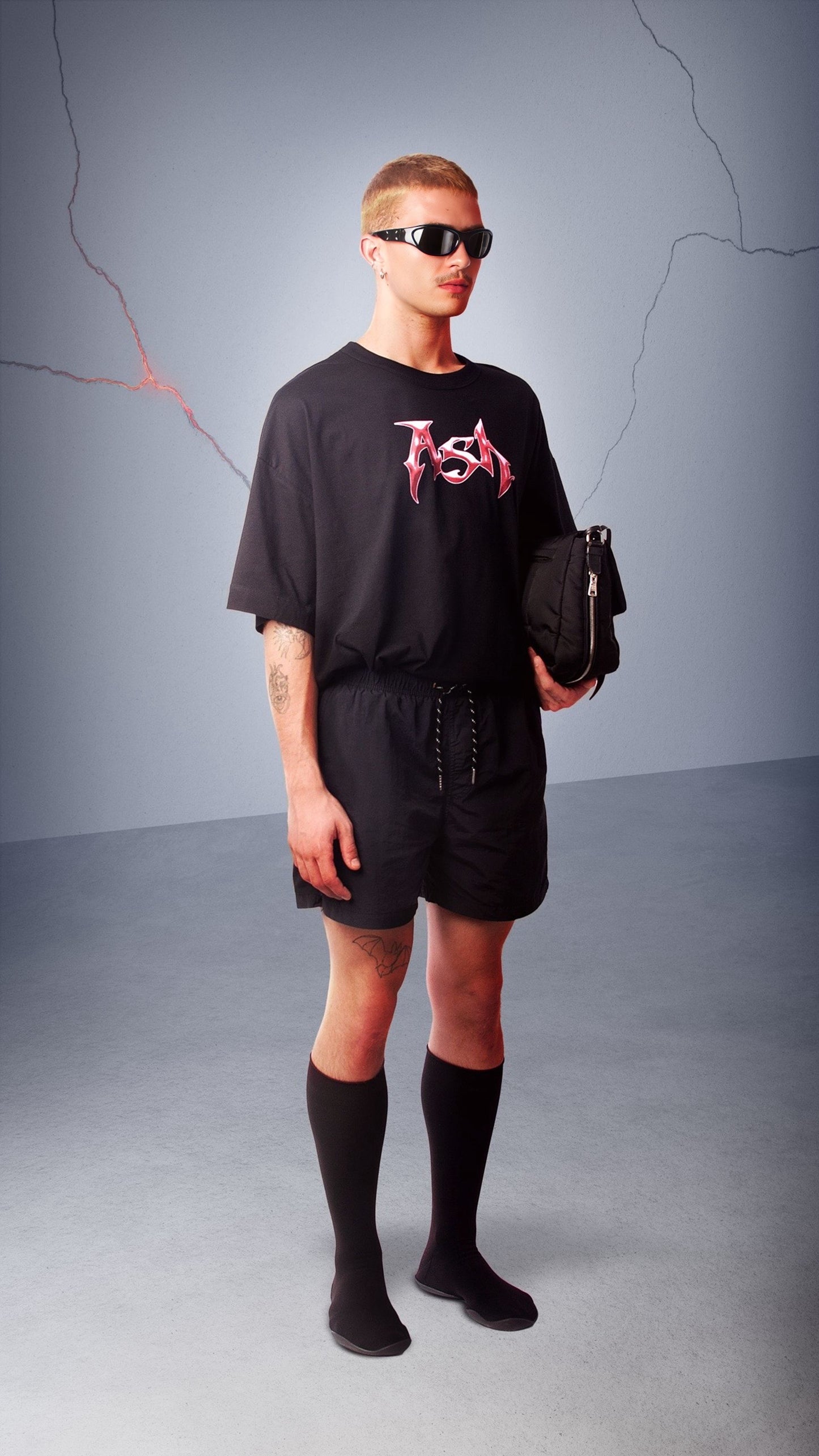 CAMISETA LOGO (black)